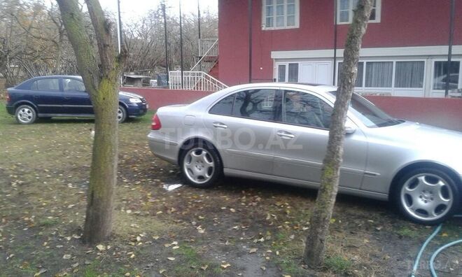 Mercedes E 320 2003, 240,000 km - 3.2 л - Zaqatala