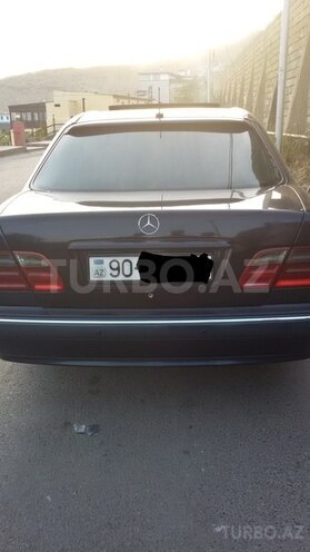 Mercedes E 220 2001, 373,000 km - 2.2 л - Bakı