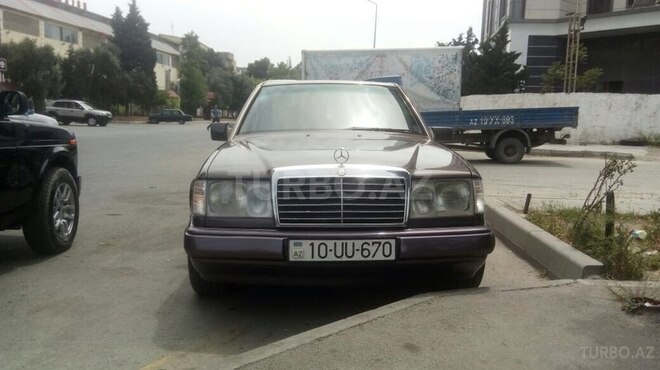Mercedes E 200 1992, 300,000 km - 2.0 л - Bakı