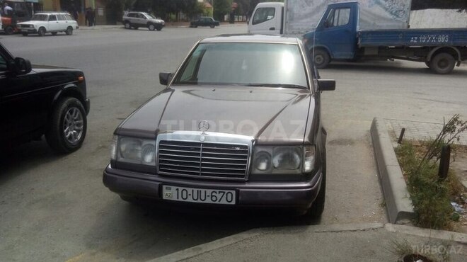 Mercedes E 200 1992, 300,000 km - 2.0 л - Bakı