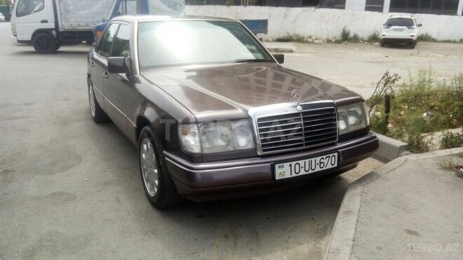 Mercedes E 200 1992, 300,000 km - 2.0 л - Bakı