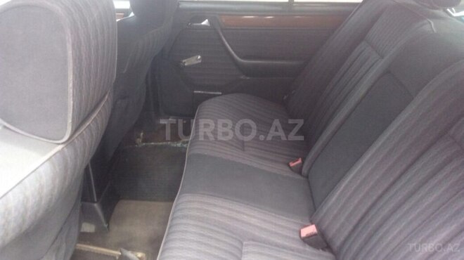 Mercedes E 200 1992, 300,000 km - 2.0 л - Bakı