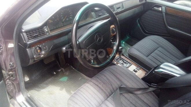Mercedes E 200 1992, 300,000 km - 2.0 л - Bakı
