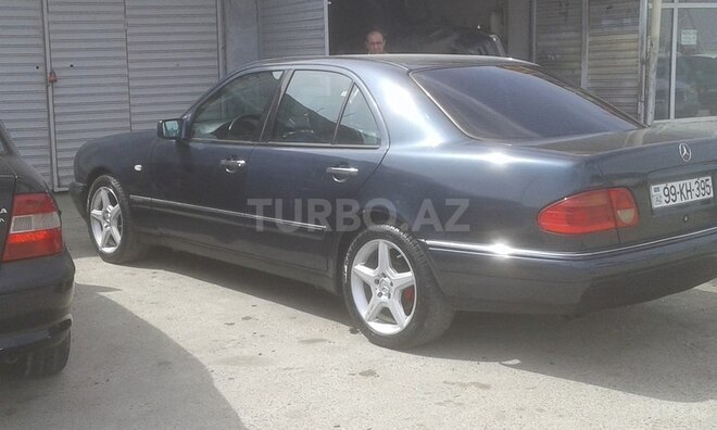 Mercedes E 240 1999, 248,000 km - 2.4 л - Bakı