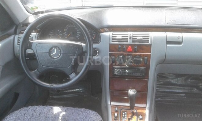 Mercedes E 240 1999, 248,000 km - 2.4 л - Bakı