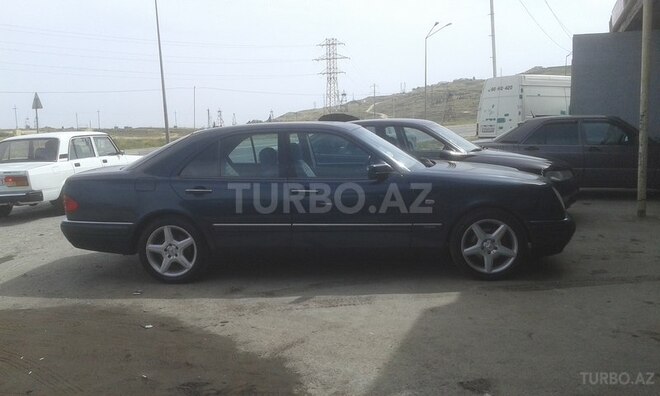Mercedes E 240 1999, 248,000 km - 2.4 л - Bakı