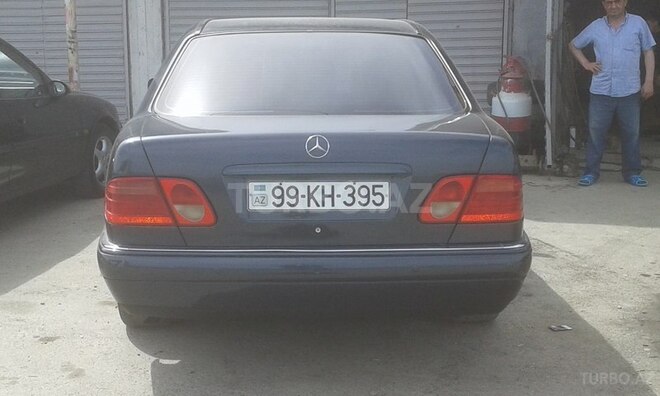 Mercedes E 240 1999, 248,000 km - 2.4 л - Bakı