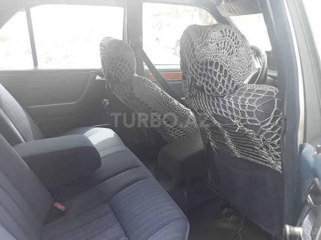 Mercedes E 250 1992, 29,500 km - 2.5 l - Bakı