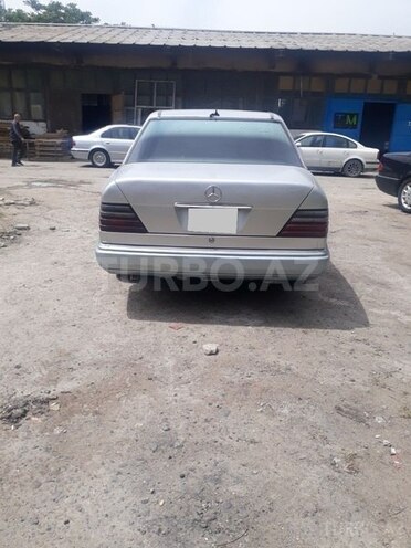 Mercedes E 250 1992, 29,500 km - 2.5 l - Bakı