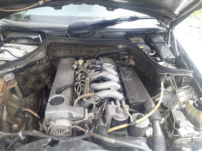 Mercedes E 250 1992, 29,500 km - 2.5 l - Bakı