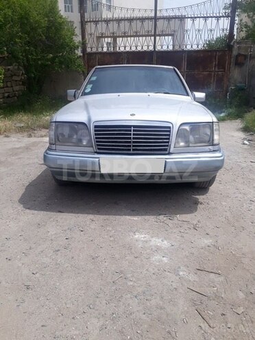 Mercedes E 250 1992, 29,500 km - 2.5 l - Bakı