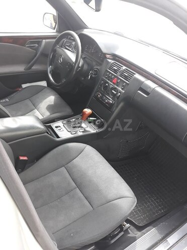 Mercedes E 270 2000, 410,000 km - 2.7 l - Bakı