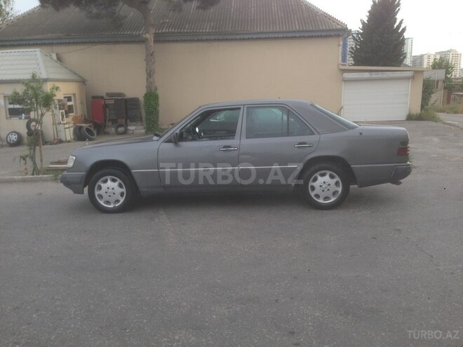 Mercedes E 260 1988, 245,813 km - 2.6 l - Bakı