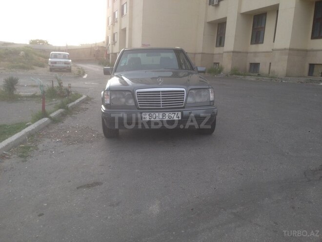 Mercedes E 260 1988, 245,813 km - 2.6 l - Bakı