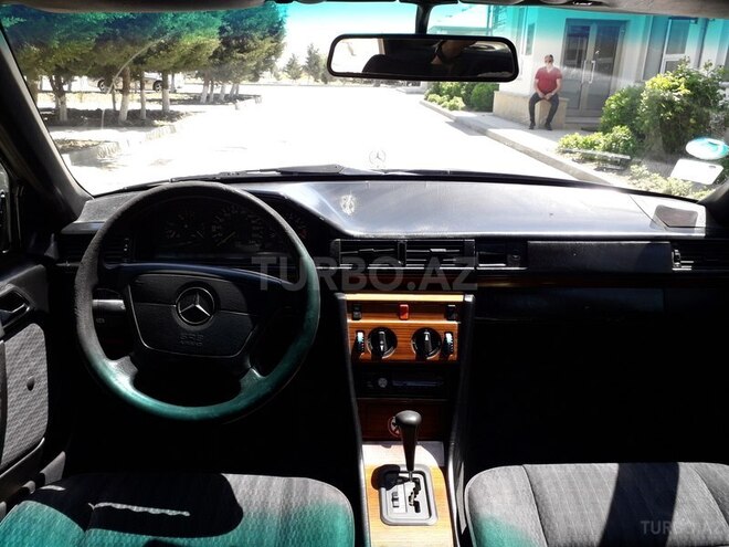 Mercedes E 230 1992, 247,000 km - 2.3 л - Sumqayıt