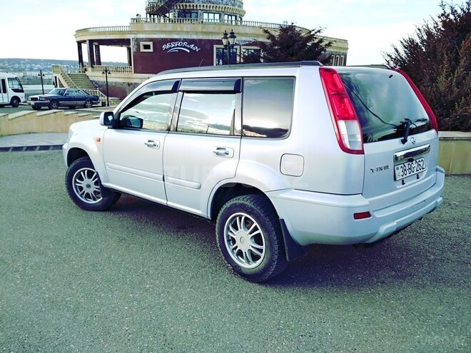 Nissan X-Trail 2002, 145,000 km - 2.0 l - Quba