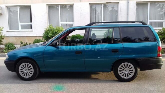 Opel Astra 1996, 299,000 km - 1.6 l - Sumqayıt