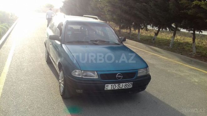 Opel Astra 1996, 299,000 km - 1.6 l - Sumqayıt