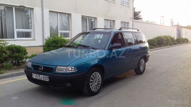 Opel Astra 1996, 299,000 km - 1.6 l - Sumqayıt