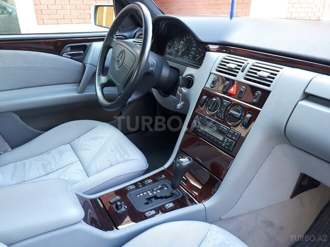 Mercedes E 200 1997, 109,800 km - 2.0 l - Bakı