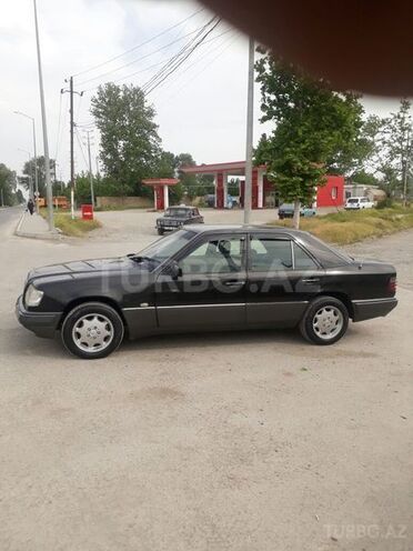 Mercedes E 300 1994, 330,000 km - 3.0 l - Mingəçevir