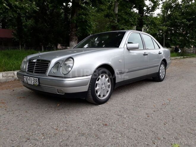Mercedes E 260 1999, 262,000 km - 2.8 l - Göyçay