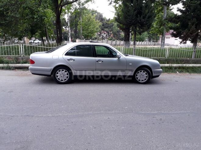 Mercedes E 260 1999, 262,000 km - 2.8 l - Göyçay