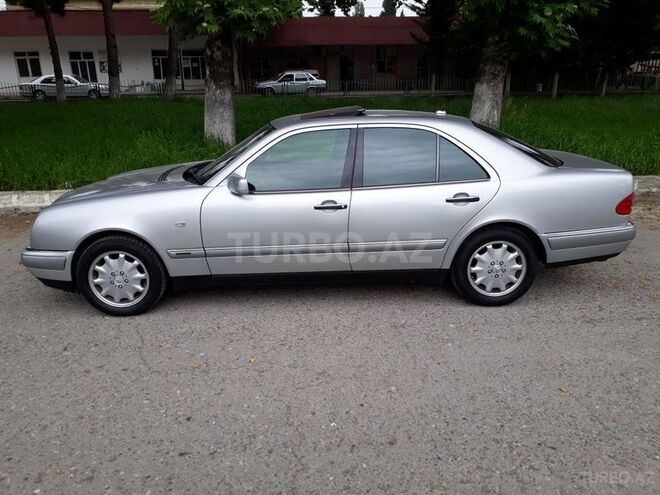 Mercedes E 260 1999, 262,000 km - 2.8 l - Göyçay