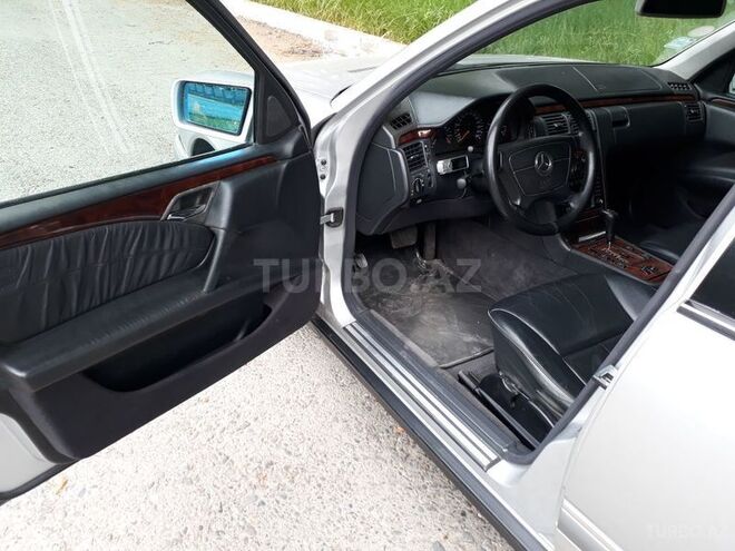 Mercedes E 260 1999, 262,000 km - 2.8 l - Göyçay