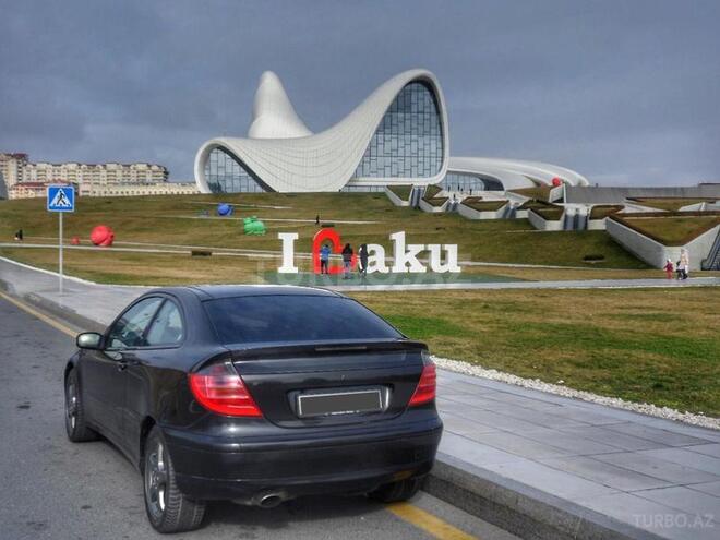 Mercedes C 230 2001, 270,000 km - 2.5 l - Bakı