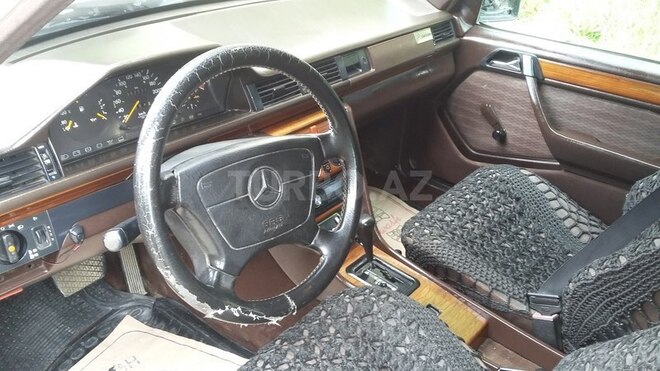 Mercedes E 220 1993, 385,200 km - 2.2 l - Bakı