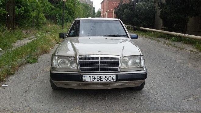 Mercedes E 220 1993, 385,200 km - 2.2 l - Bakı