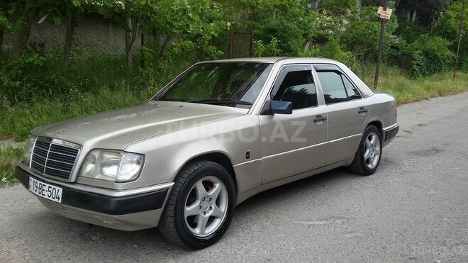 Mercedes E 220 1993, 385,200 km - 2.2 l - Bakı