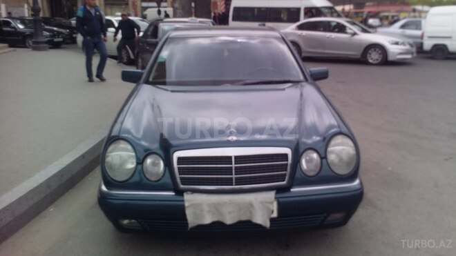 Mercedes E 220 1998, 265,000 km - 2.2 l - Bakı