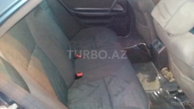 Mercedes E 220 1998, 265,000 km - 2.2 l - Bakı