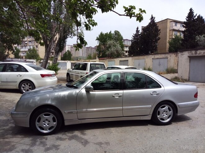 Mercedes E 280 2000, 246,000 km - 2.8 l - Bakı