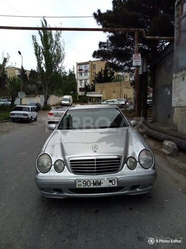 Mercedes E 280 2000, 246,000 km - 2.8 l - Bakı