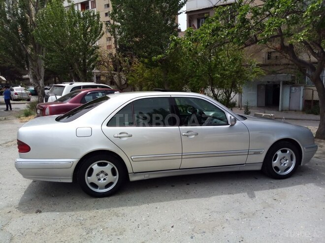 Mercedes E 280 2000, 246,000 km - 2.8 l - Bakı