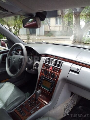 Mercedes E 280 2000, 246,000 km - 2.8 l - Bakı