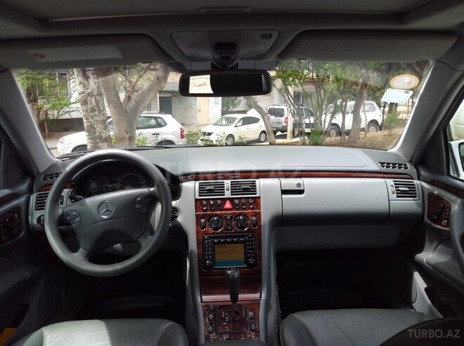 Mercedes E 280 2000, 246,000 km - 2.8 l - Bakı