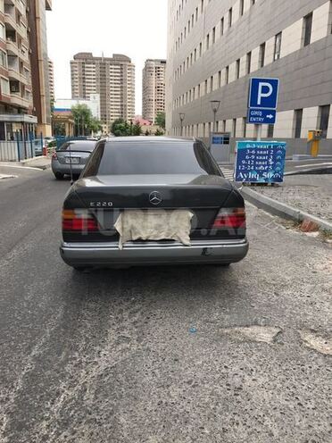 Mercedes E 200 1993, 250,000 km - 2.0 l - Bakı