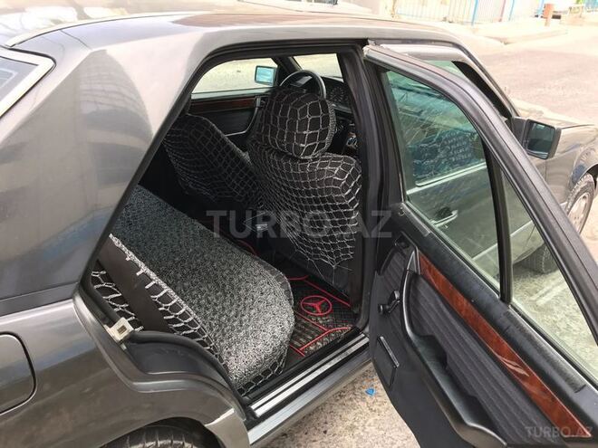 Mercedes E 200 1993, 250,000 km - 2.0 l - Bakı