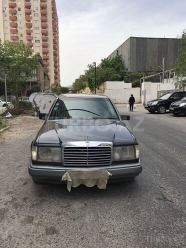 Mercedes E 200 1993, 250,000 km - 2.0 l - Bakı