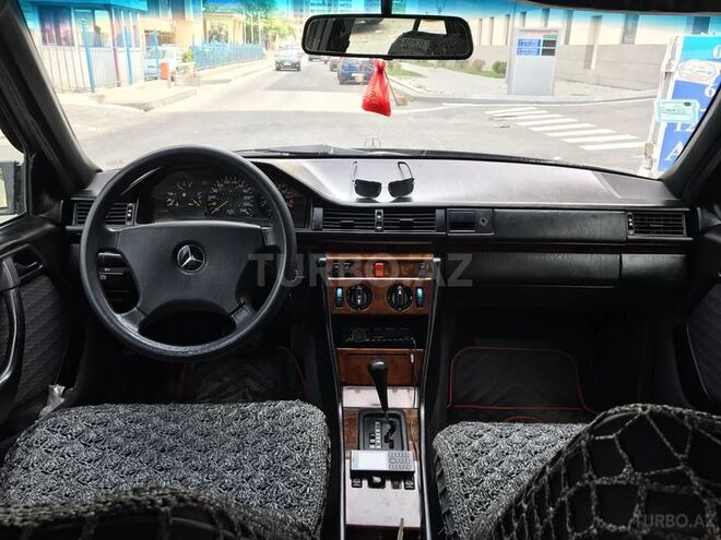 Mercedes E 200 1993, 250,000 km - 2.0 l - Bakı