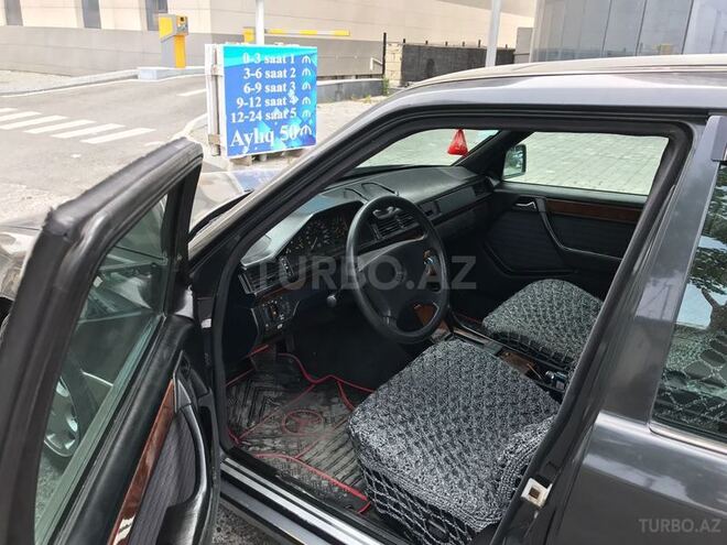 Mercedes E 200 1993, 250,000 km - 2.0 l - Bakı