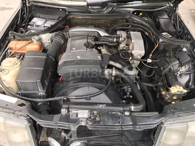 Mercedes E 200 1993, 250,000 km - 2.0 l - Bakı