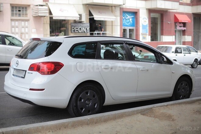 Opel Astra 2011, 250,000 km - 1.3 l - Bakı