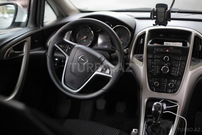 Opel Astra 2011, 250,000 km - 1.3 l - Bakı