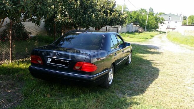 Mercedes E 240 1998, 244,000 km - 2.4 l - Mingəçevir