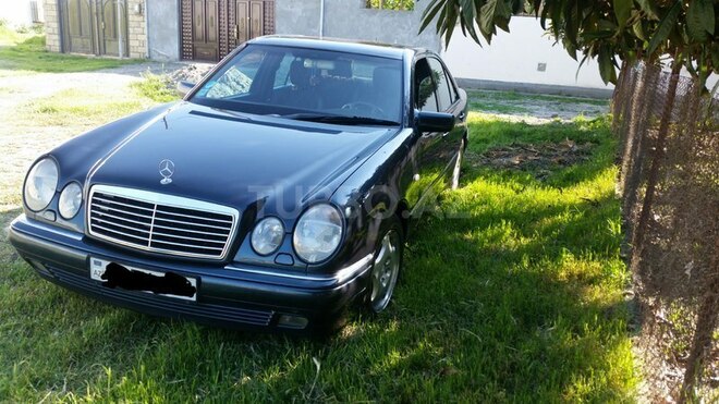 Mercedes E 240 1998, 244,000 km - 2.4 l - Mingəçevir